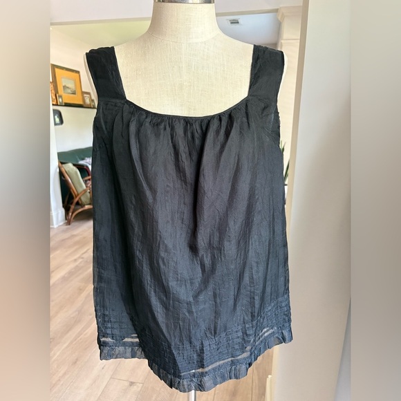 Black Silk Sleeveless Tank Top - Picture 1 of 6